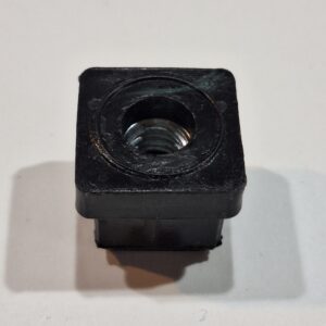 Regaton Cuadrado de 3/4 con Tuerca de 5/16 - 20 Piezas